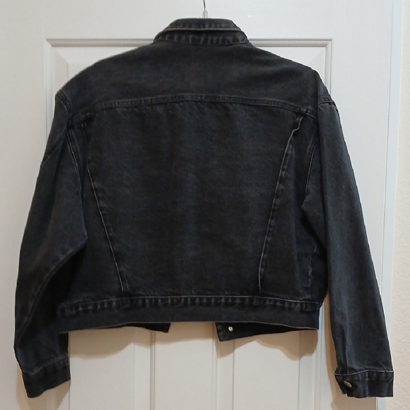 Guess Charcoal Cropped Denim Jacket - Picture 4 of 10